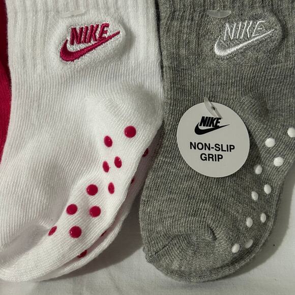 Nike Baby 3 Pk Pink White Grey Ankle No Slip Embroidery Logo Sock Set Sz 12-24 M - Picture 4 of 7